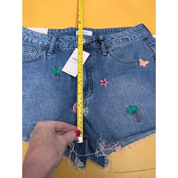 Forever 21 Tropical Fruit Palm Tree Embroidered Cut Off Mid Rise Jean Shorts NWT - Picture 7 of 9